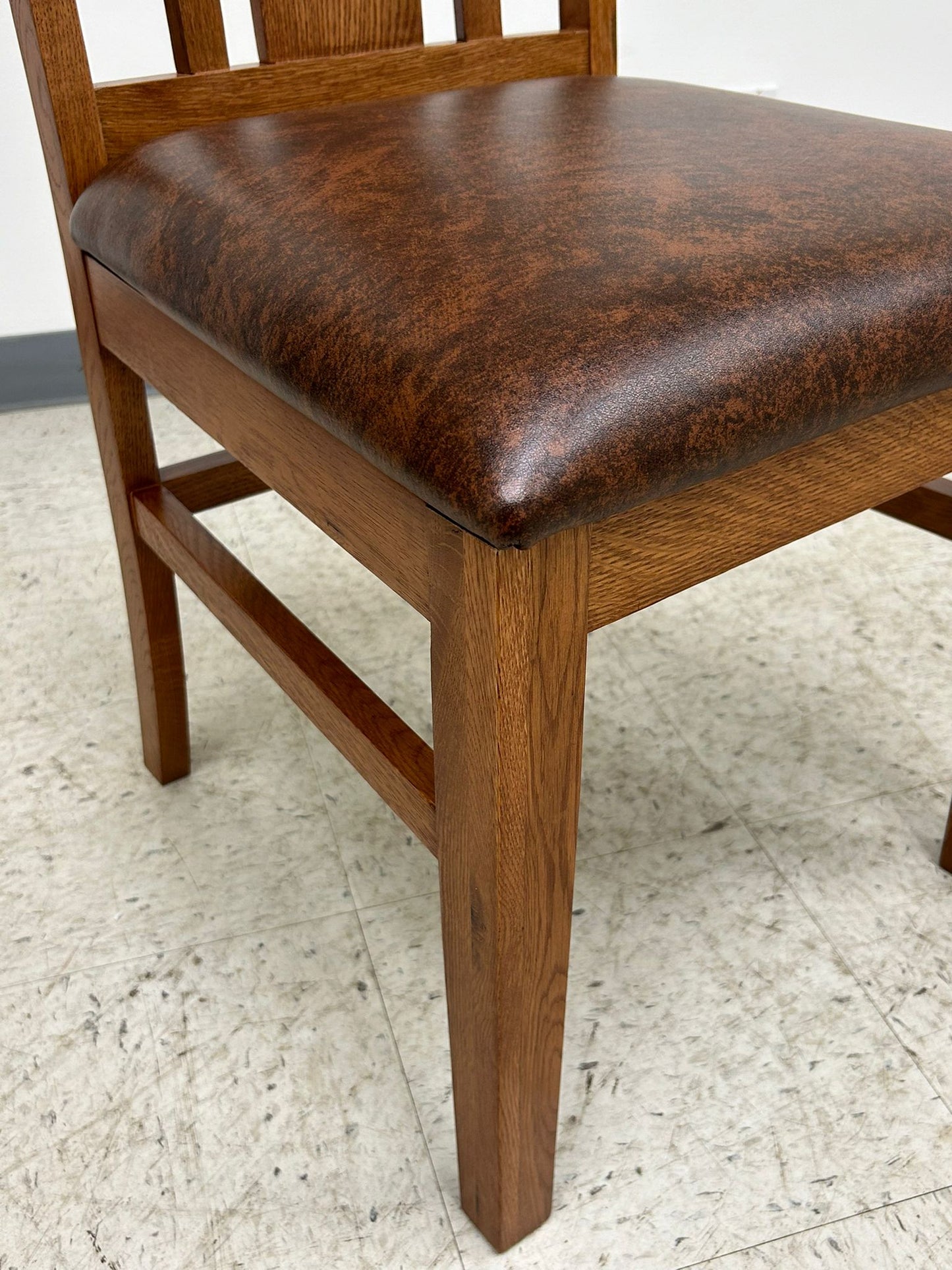 Mission Quarter Sawn Oak Round Dining Table Set - 40"